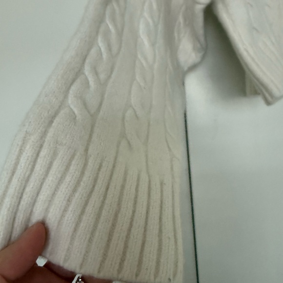Aritzia Sunday Best ‘Peggy’ Cropped Preppy Cream Cable Knit Sweater - Size L - Picture 6 of 9
